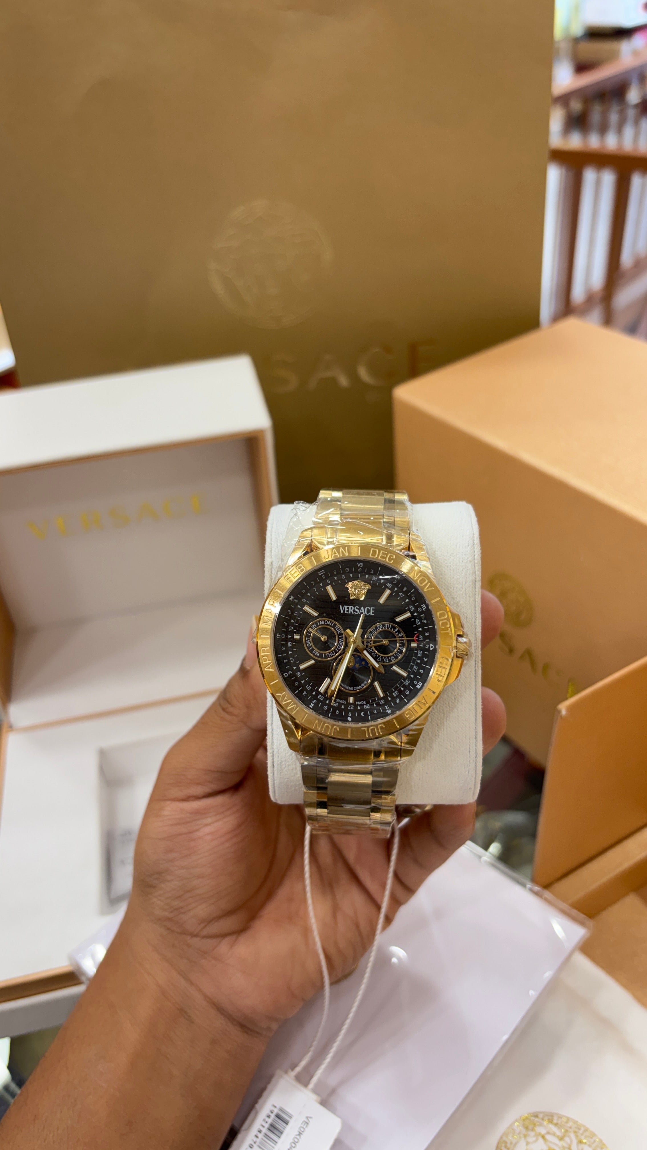 Black Round Dial Analog Multifunction Chrono Moonphase Men Watch - VE0K00425
