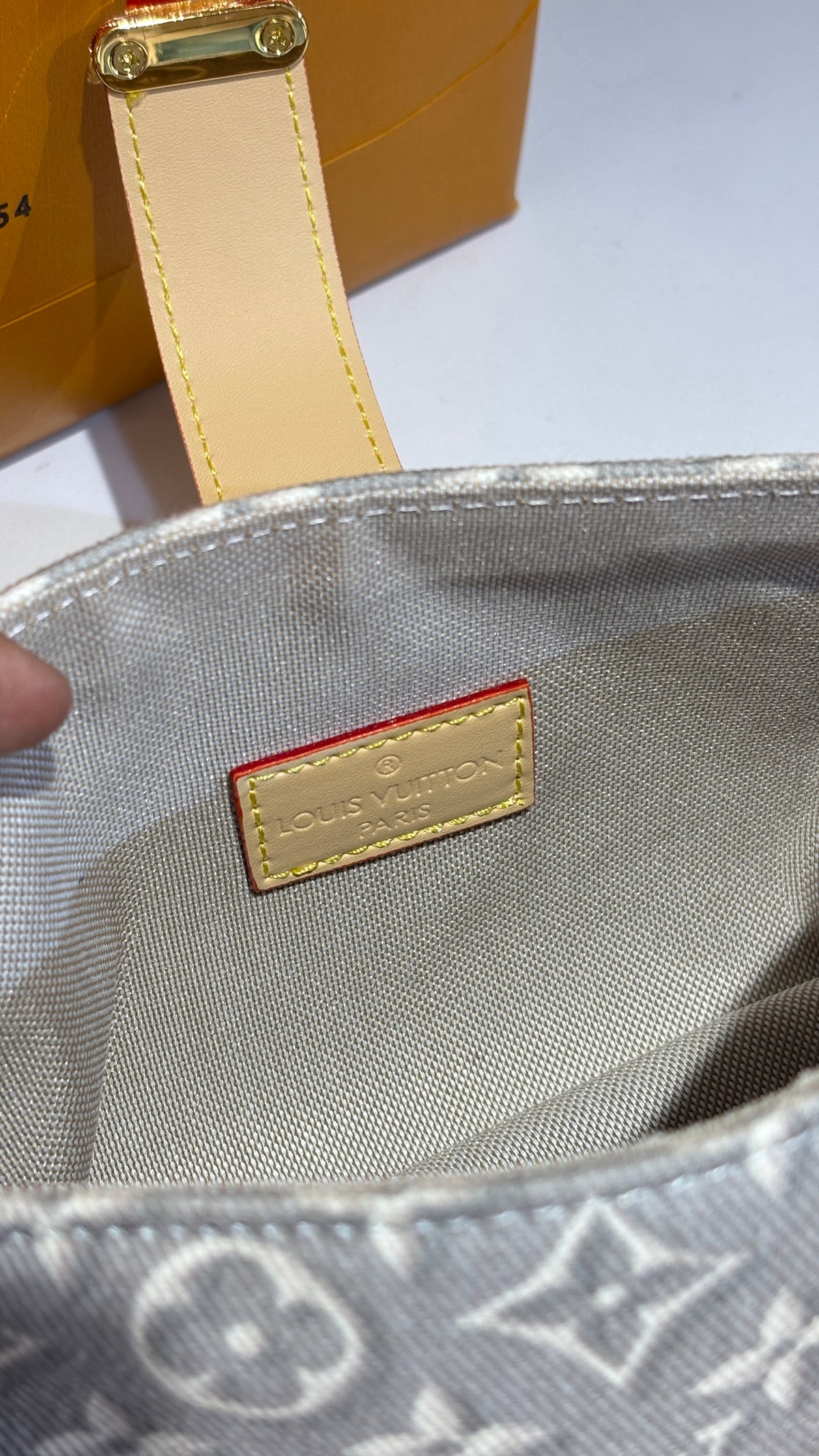 Signature Monogram canvas Shoulder Bag