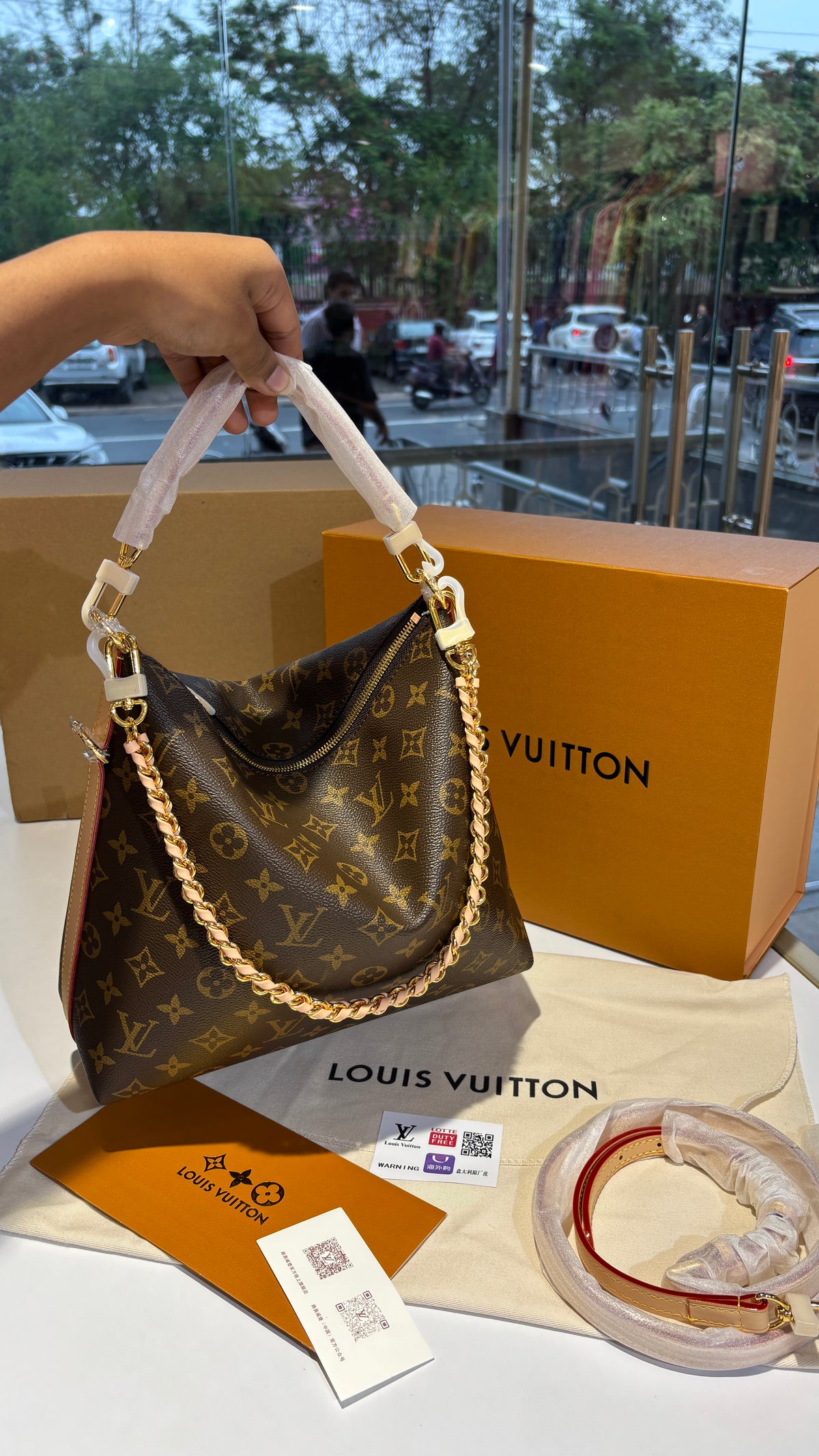 Monogram Chain multipass Bag