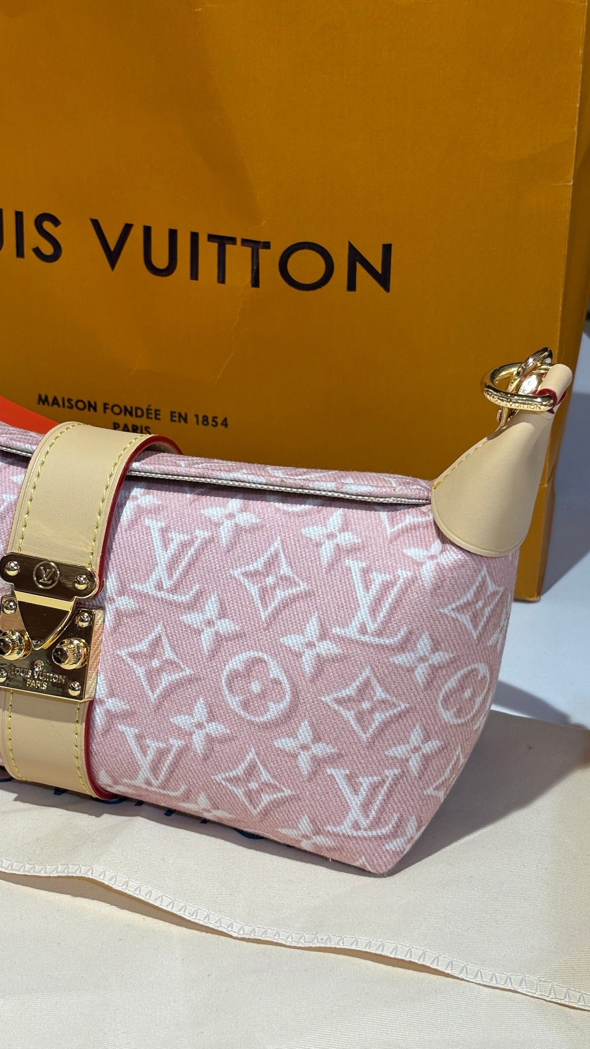 Pastel Pink Patterned Buckle Shoulder Bag