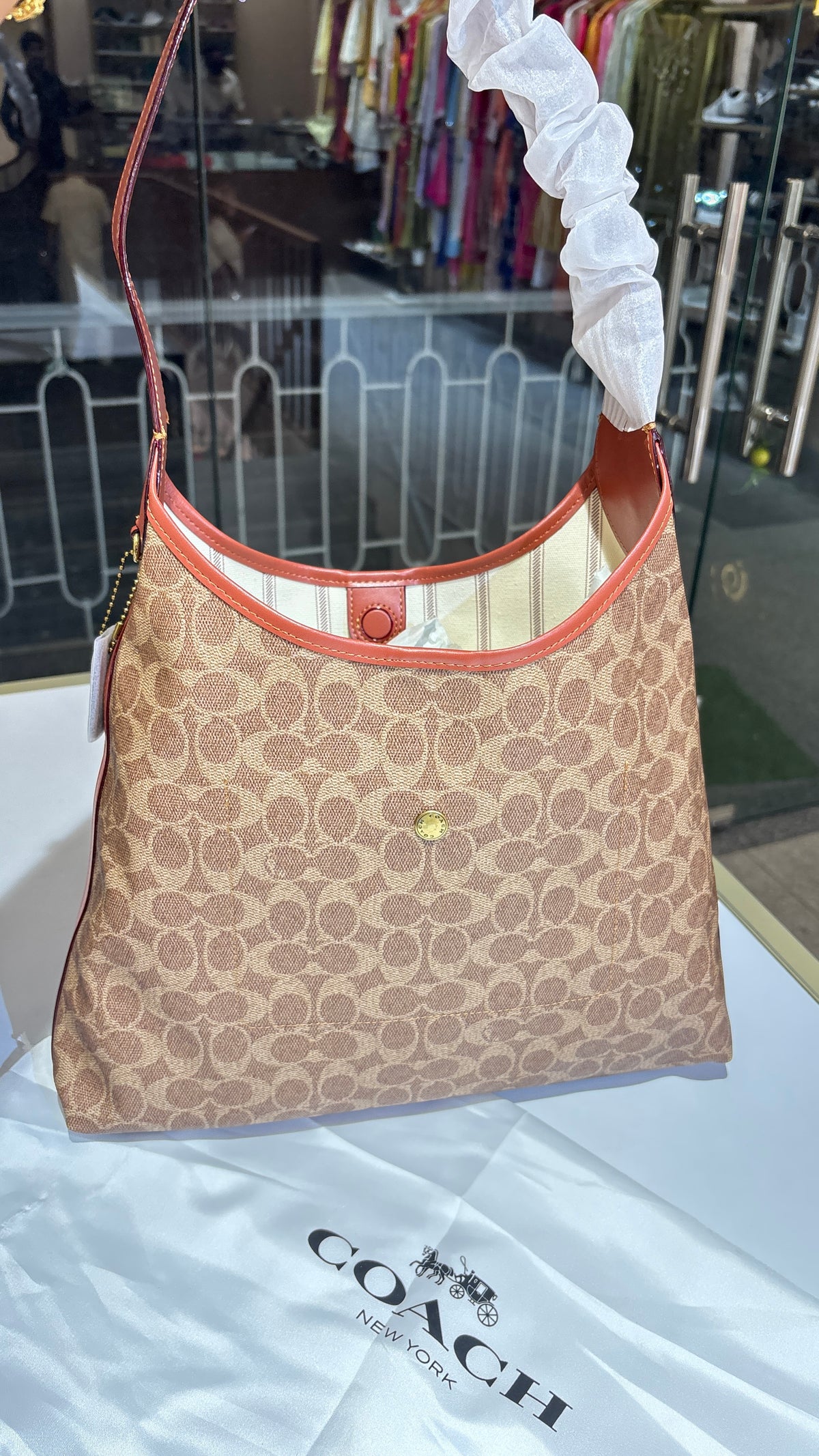 Signature Brooklyn Shoulder bag