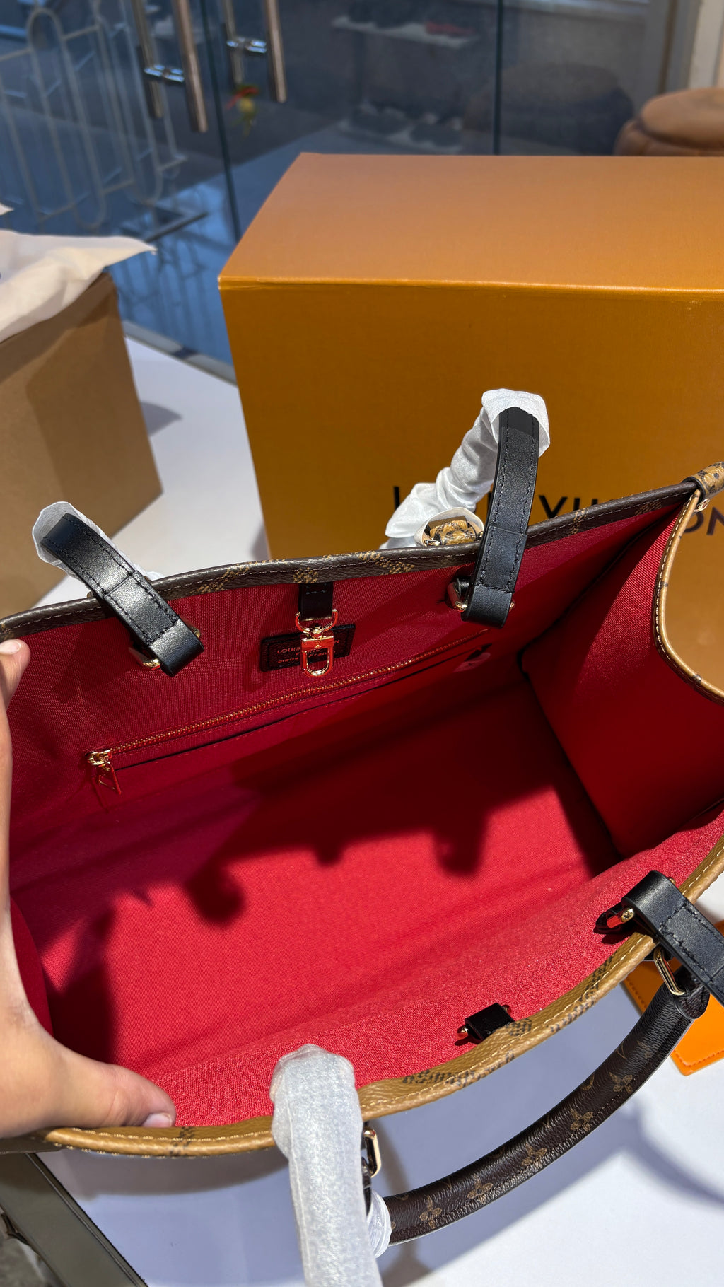 Dual tone Structured Tote with Detachable Compartment