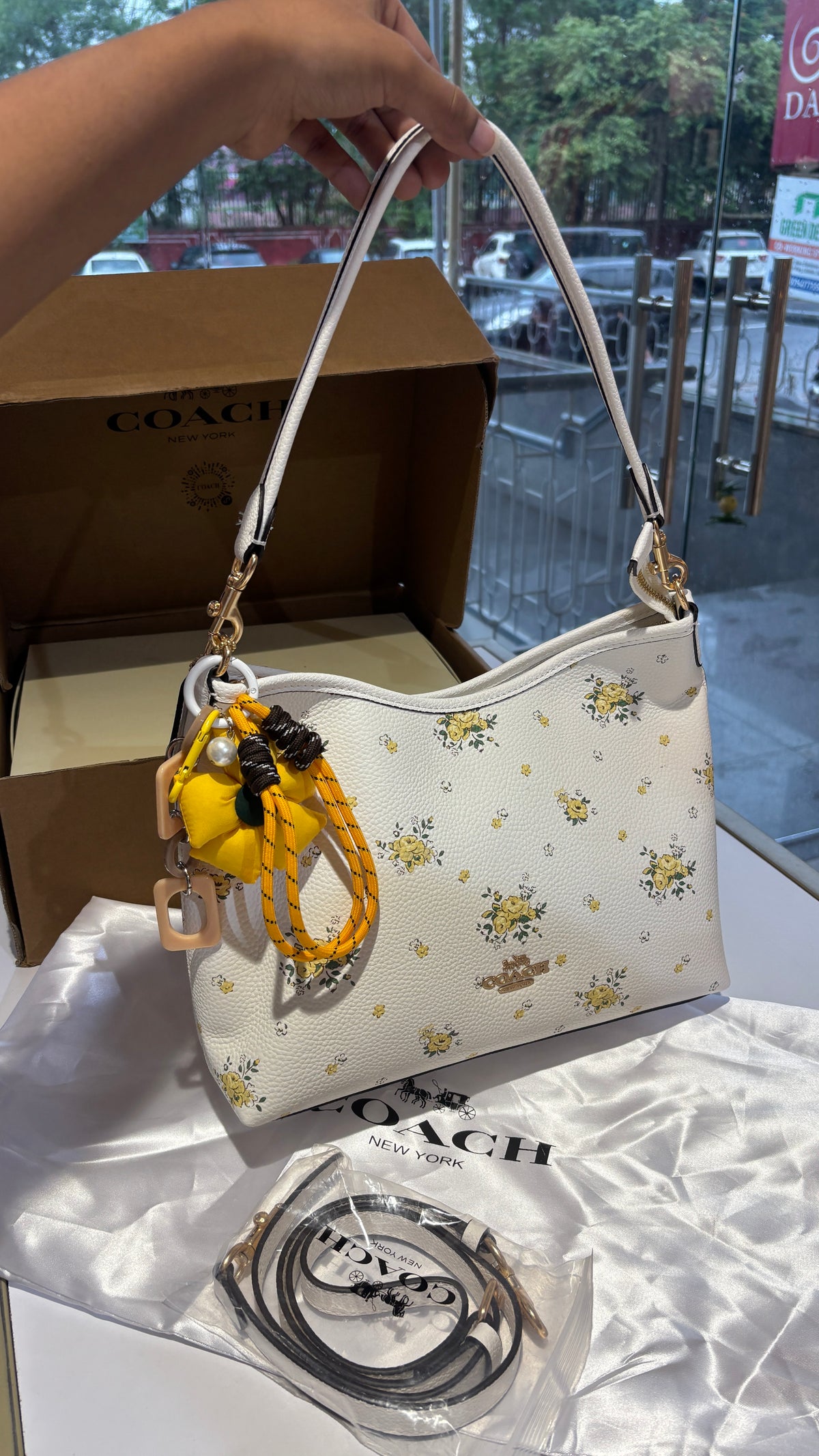 Floral print shoulder bag