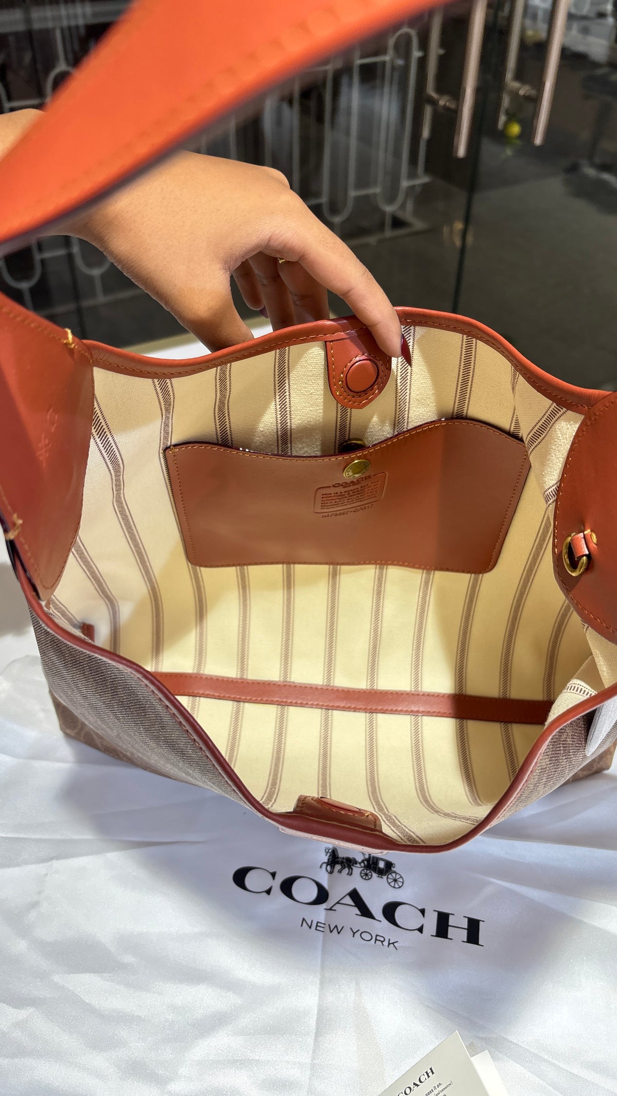 Signature Brooklyn Shoulder bag