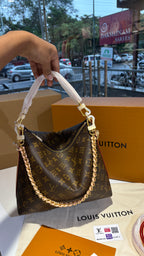 Monogram Chain multipass Bag