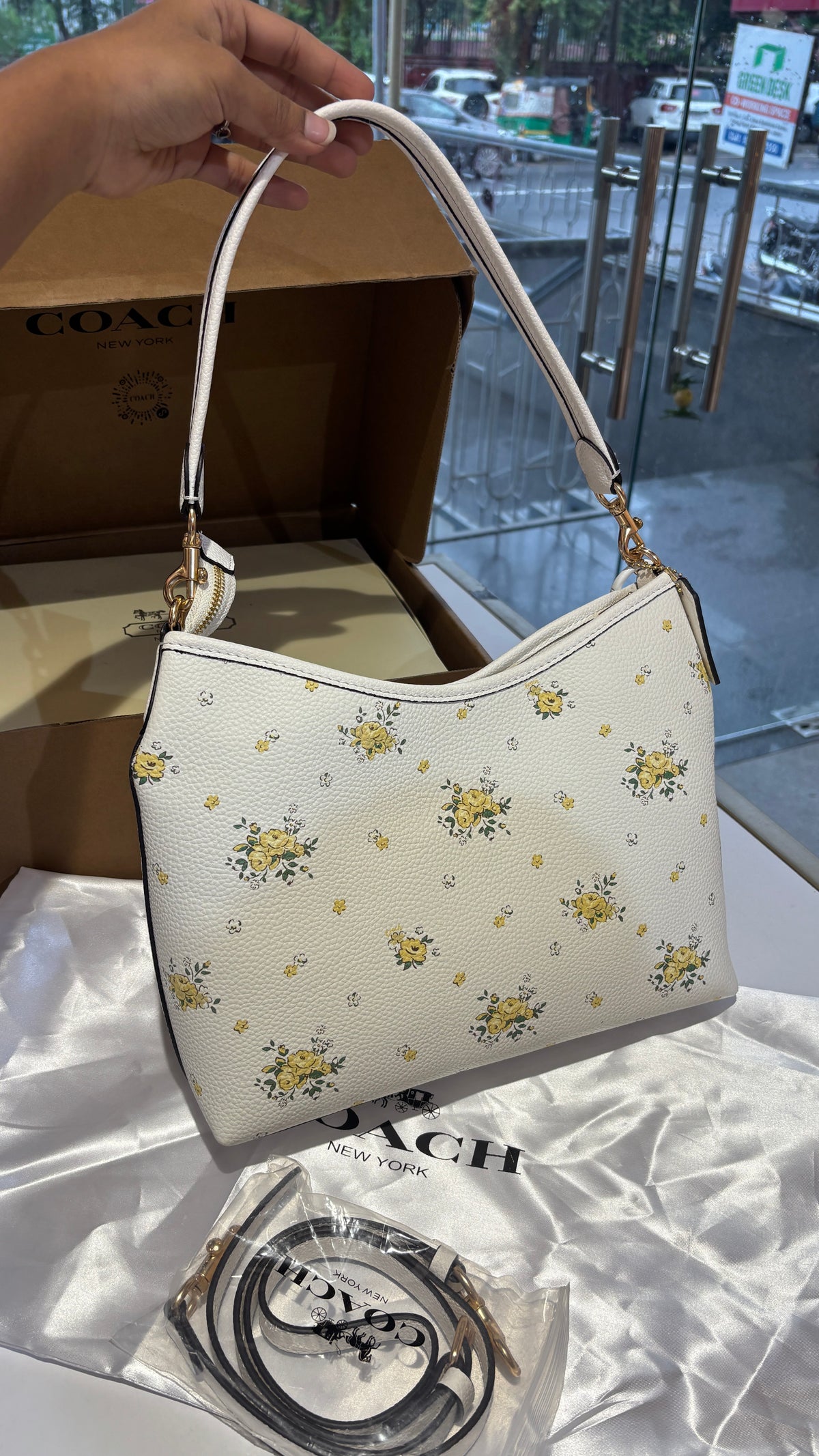 Floral print shoulder bag