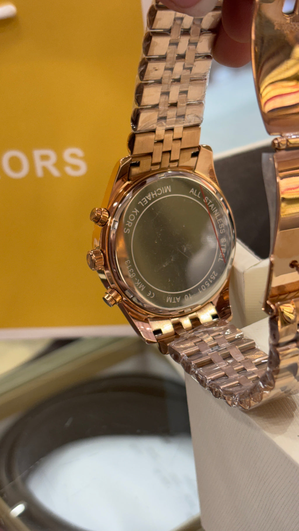 Mk8313 rose gold analog watch