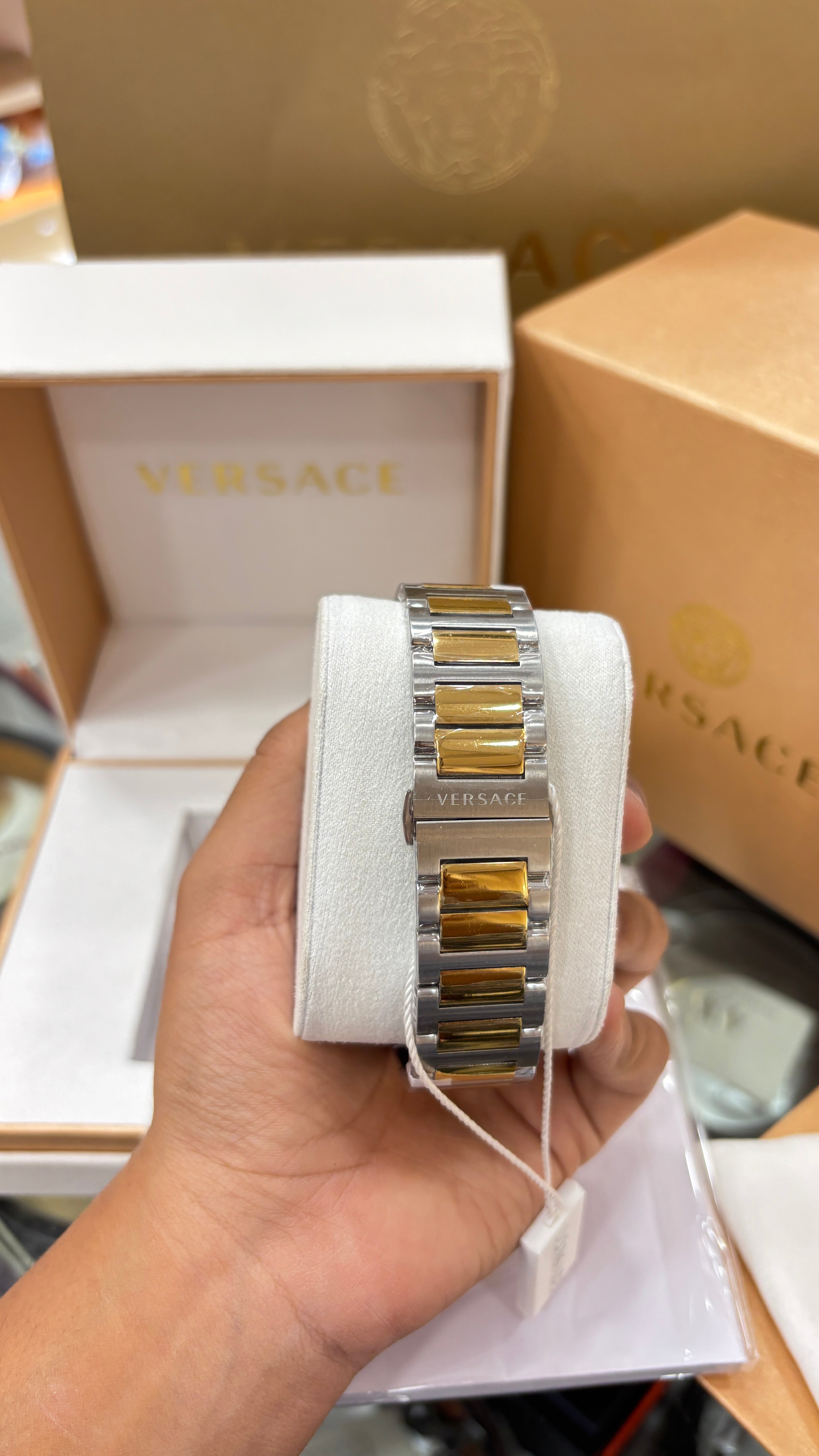 VE6K00423 Chronograph Watch for Men