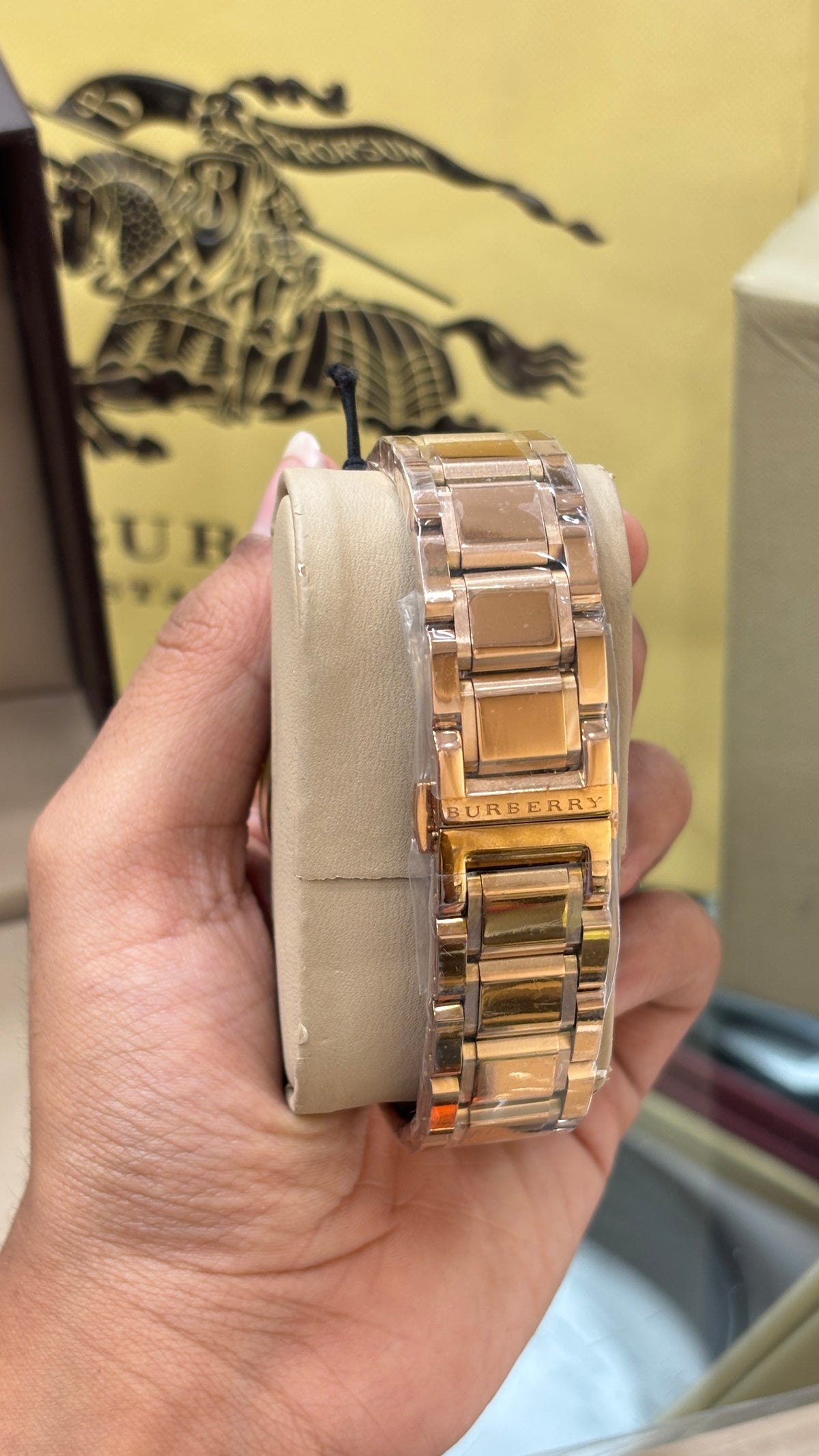 BU9004 White checkered unisex watch