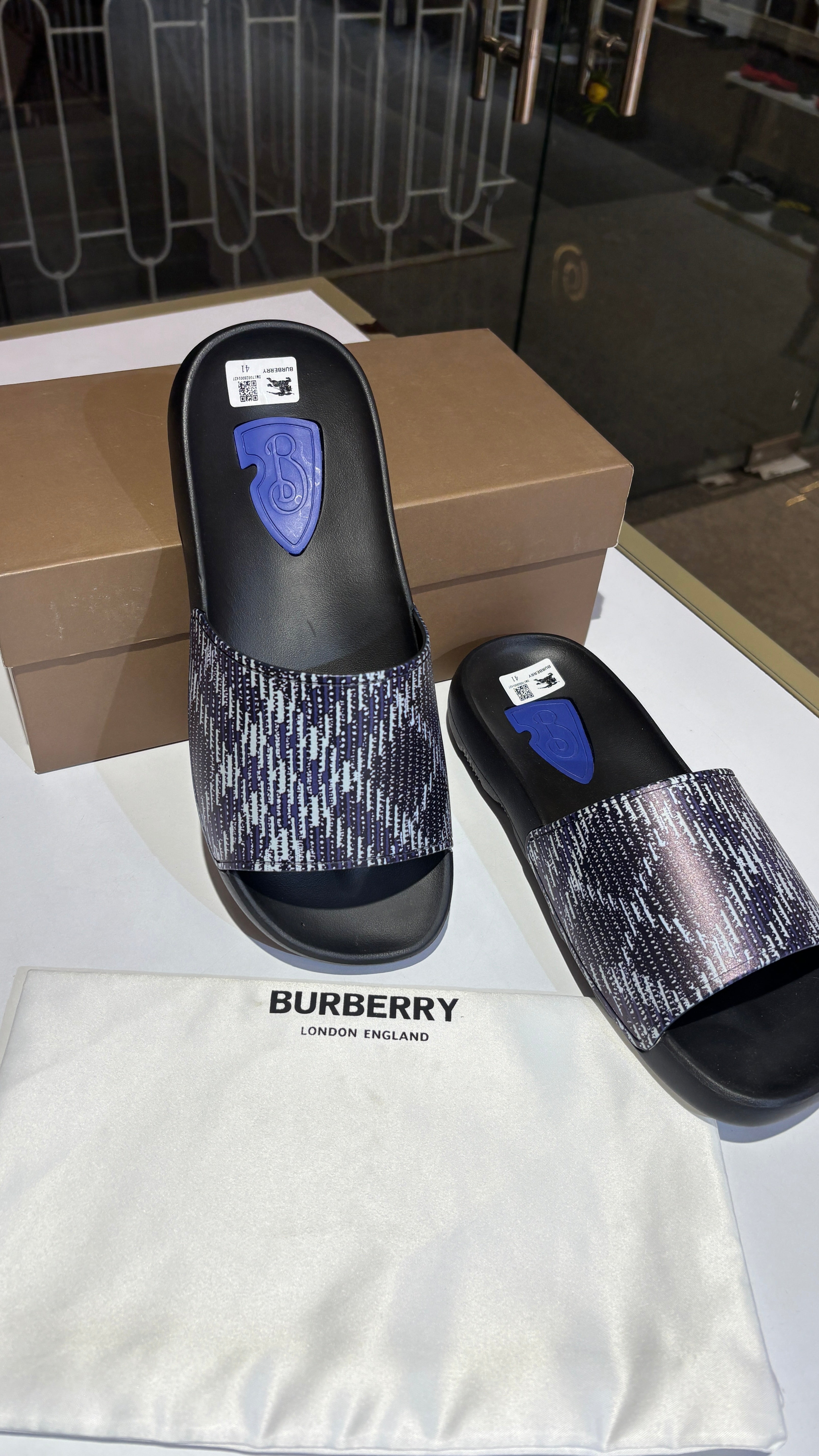 Classic Check Patterned Slides