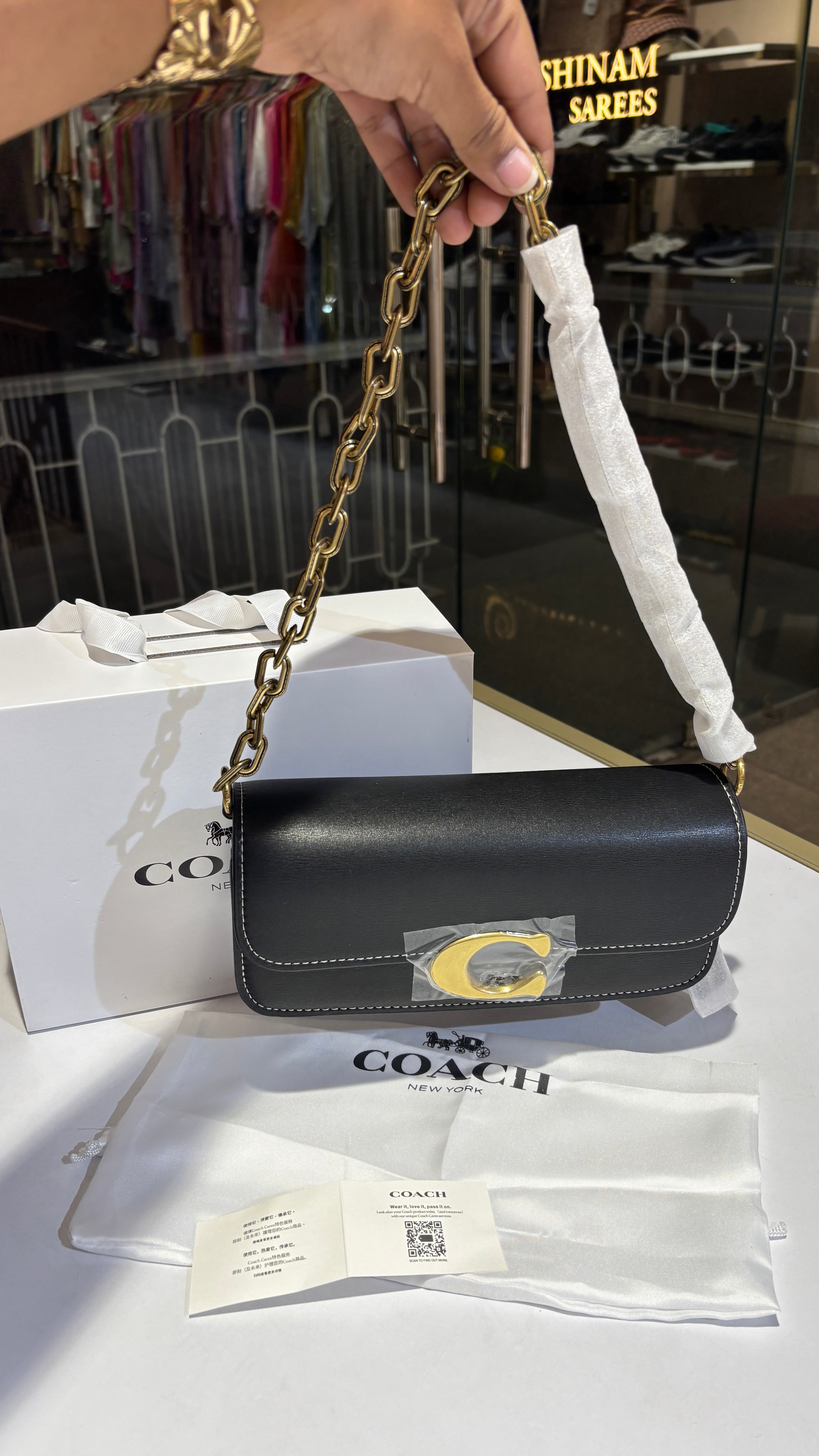 Black shoulder bag with Gold Chain and crossbody strap
