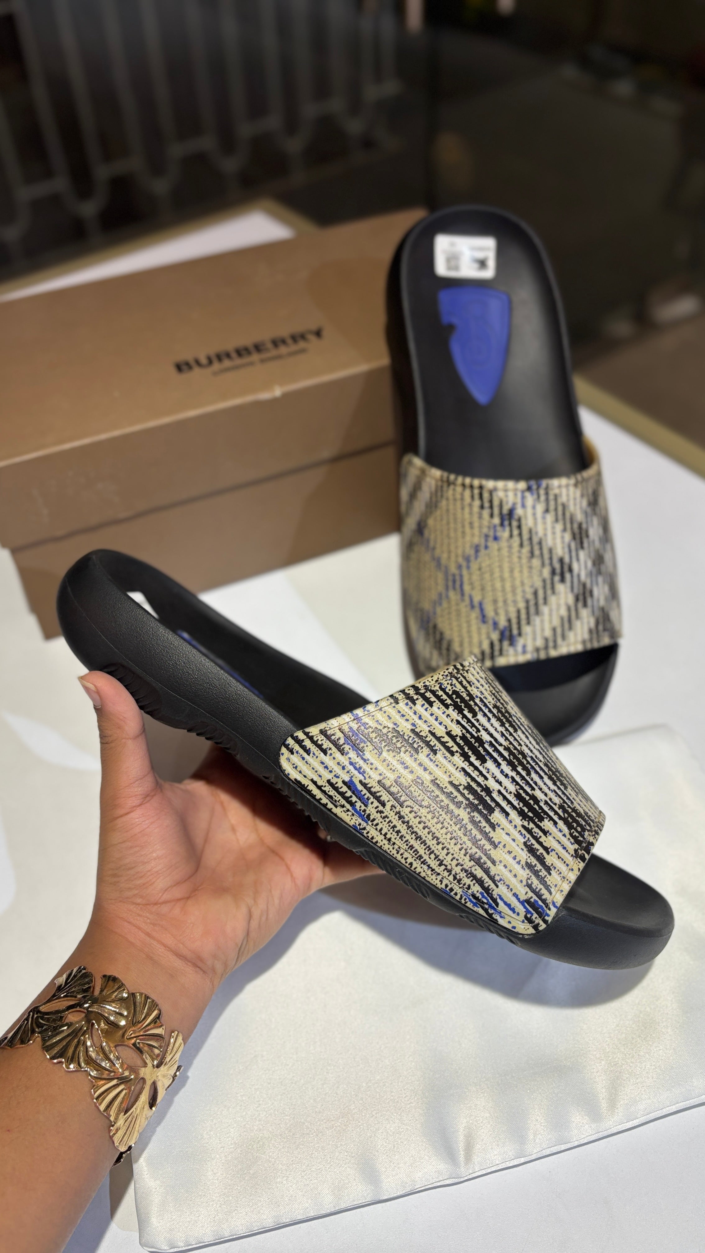Classic Check Patterned Slides