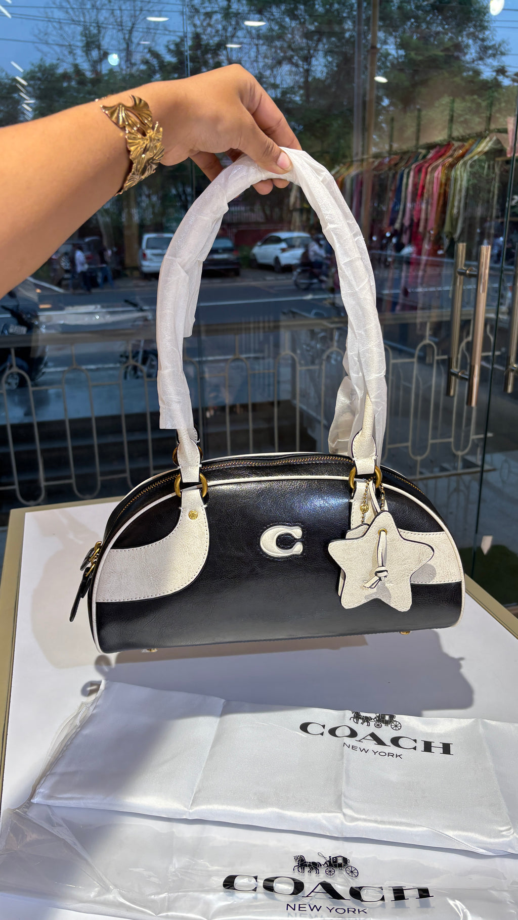 Vintage-Inspired Two-Tone Leather Bag