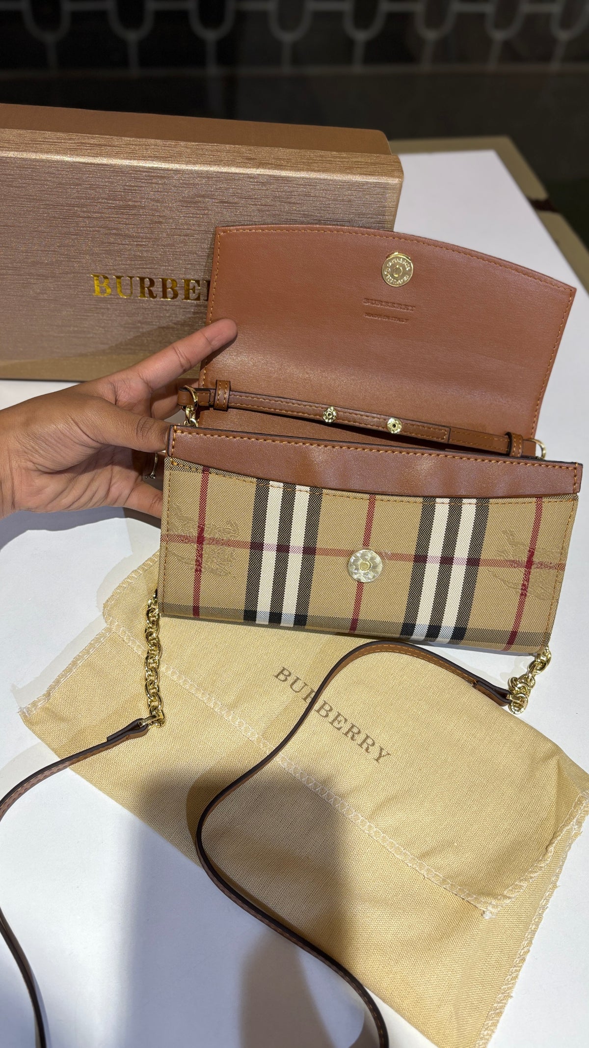 Signature checkered Sling