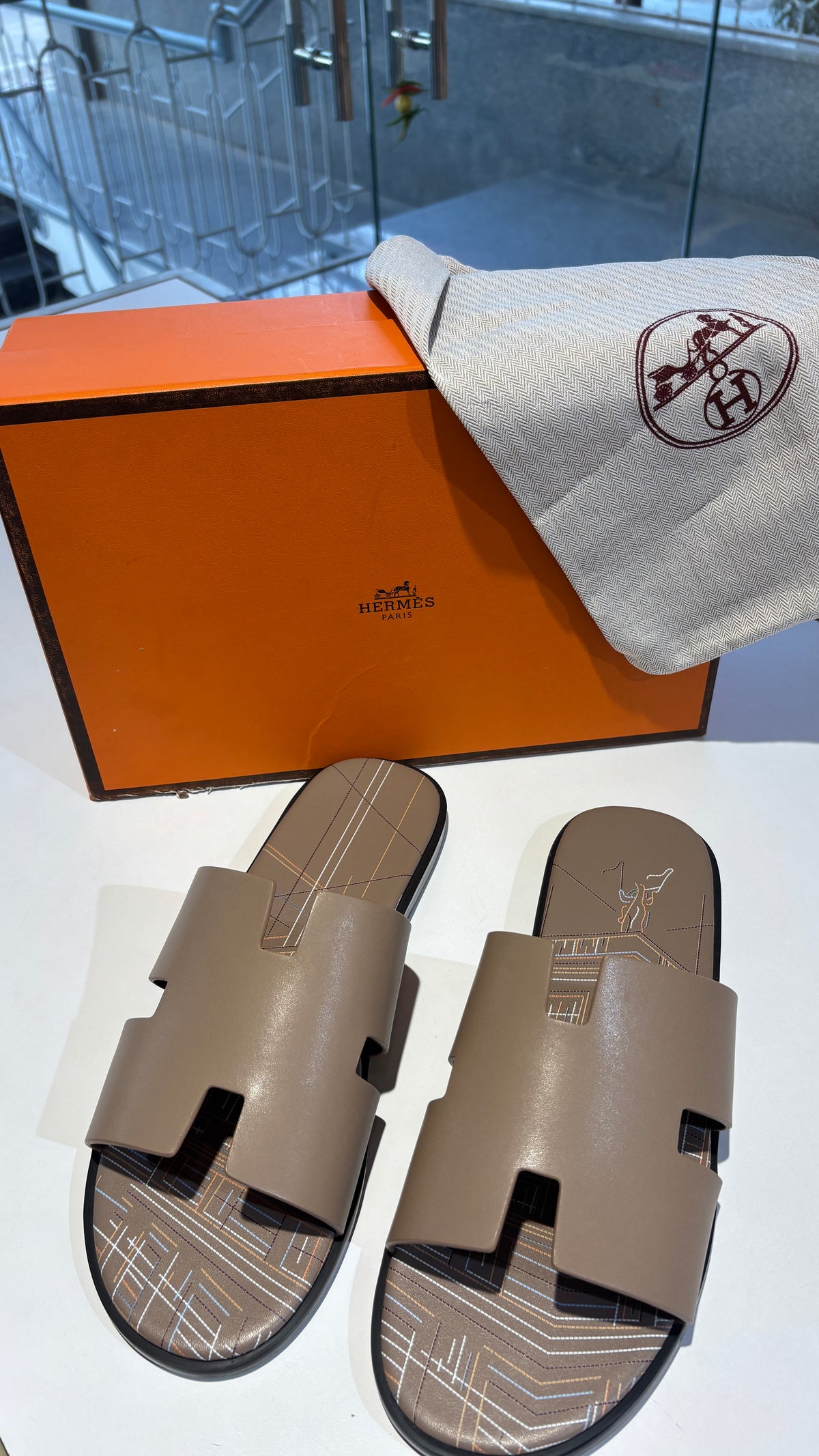 Classic Monogram Print Slides