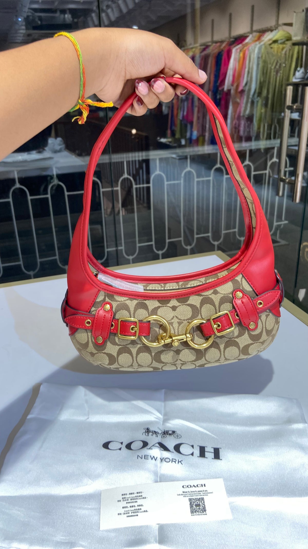 Classic Monogram Shoulder bag