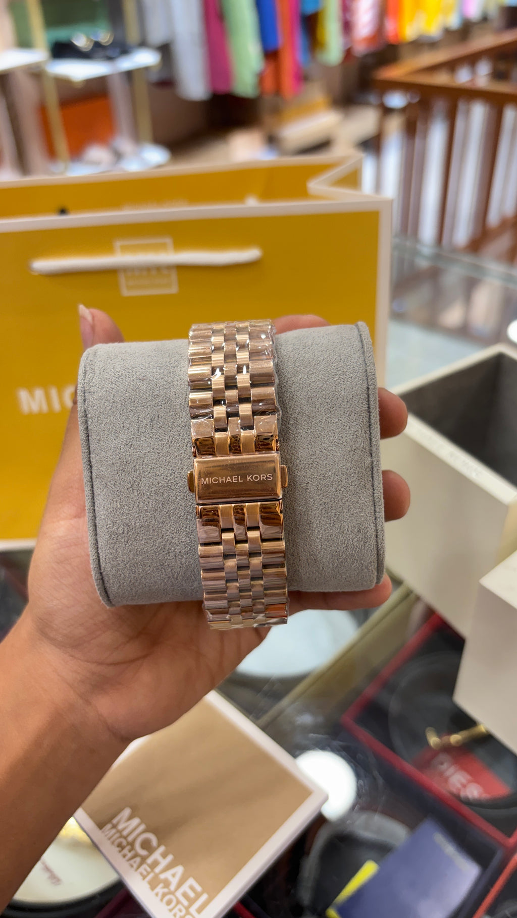 Mk8313 rose gold analog watch