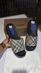 Classic Check Patterned Slides