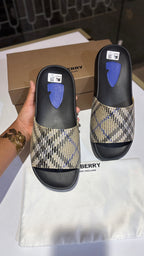 Classic Check Patterned Slides