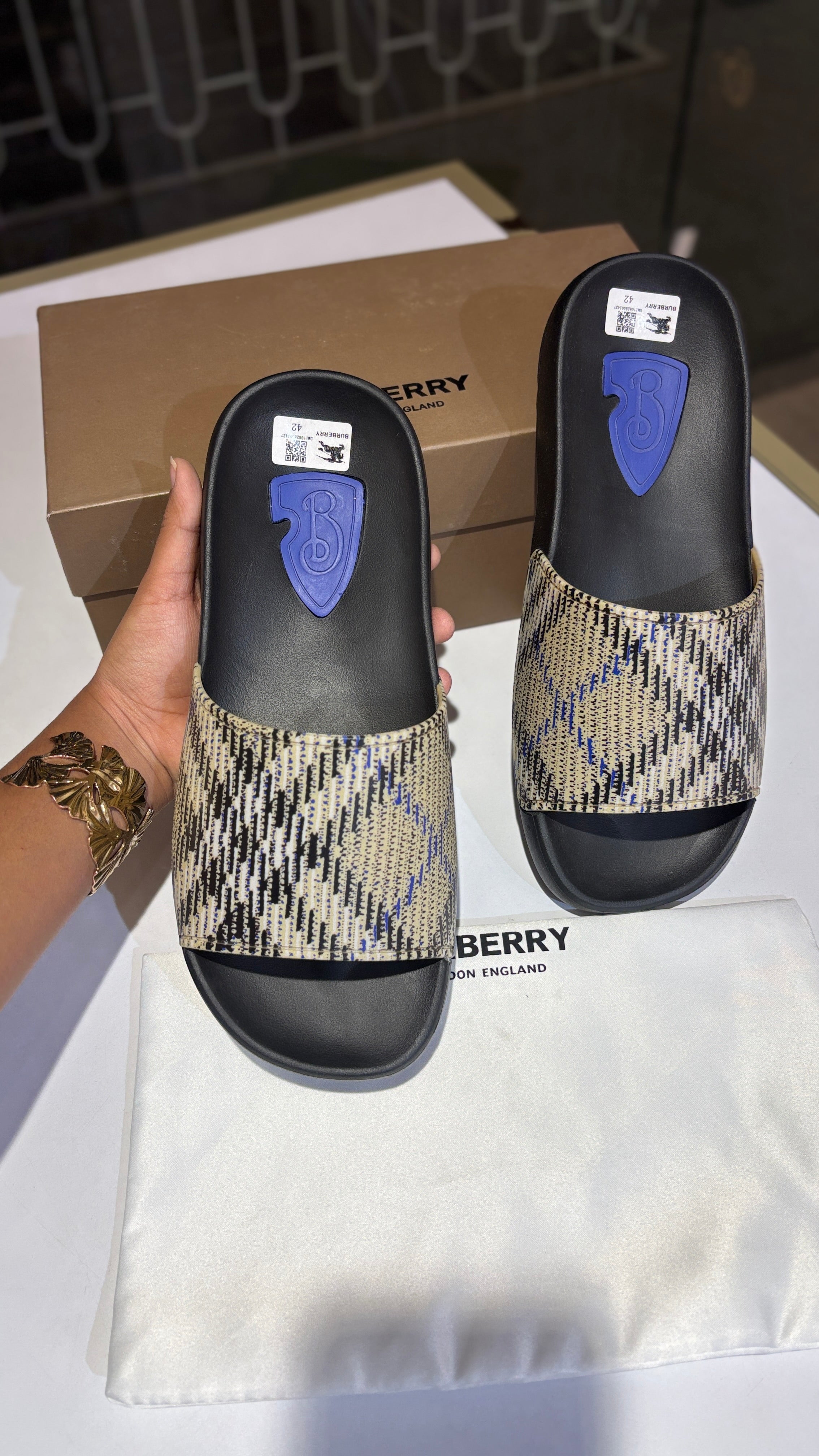 Classic Check Patterned Slides