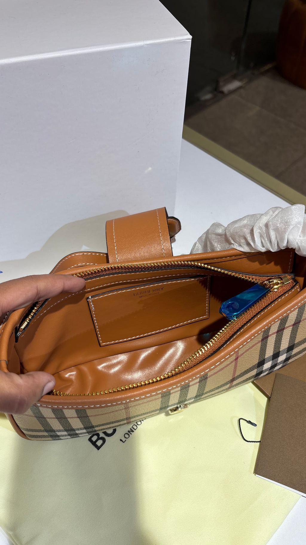 Signature Check Detail Shoulder bag