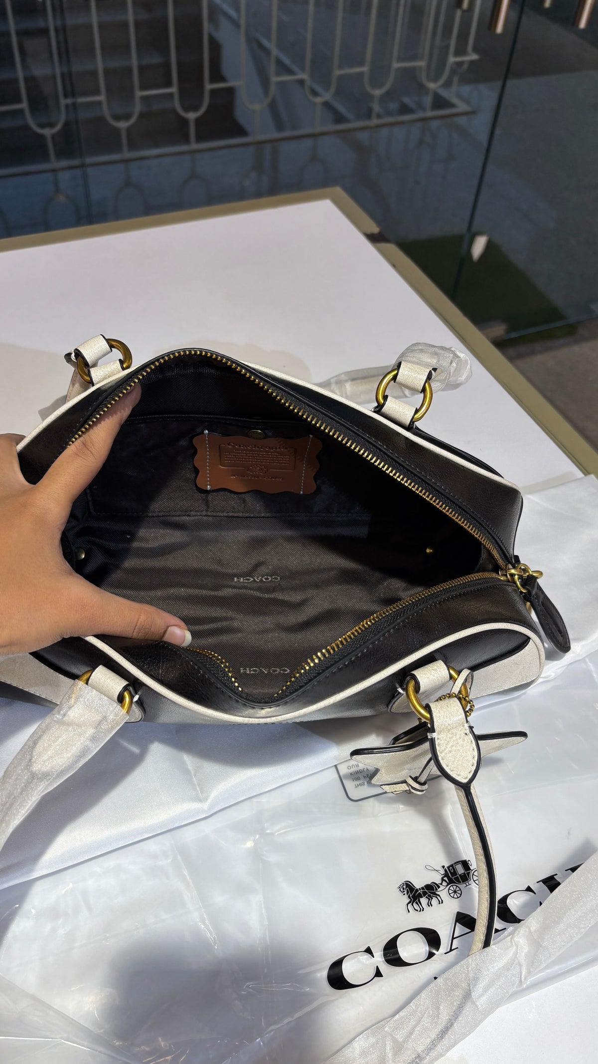 Vintage-Inspired Two-Tone Leather Bag