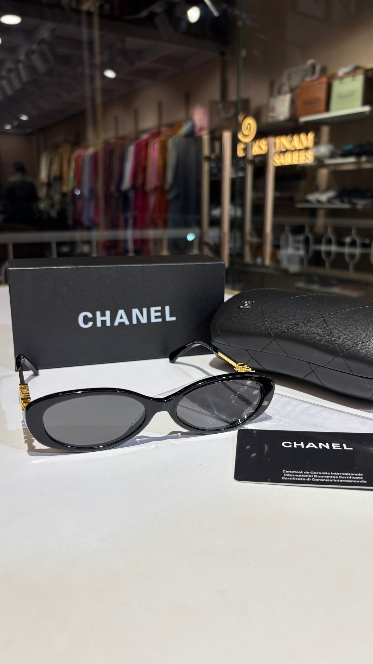 Oval sunglasses CH5565
